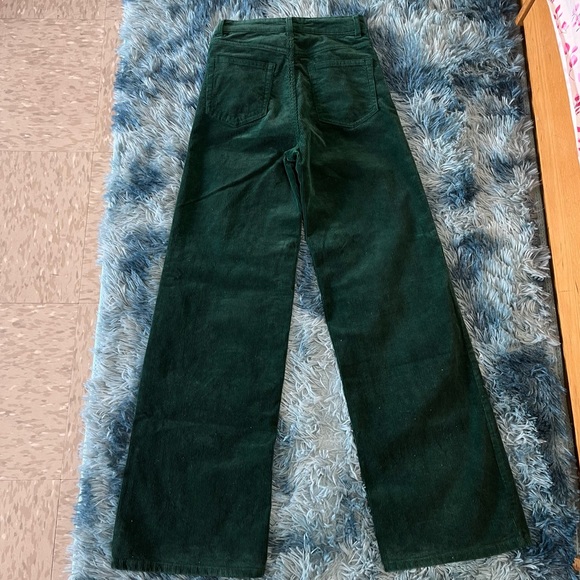 H&M Divided Corduroy Pant in Dark Green, Size - EUR 34 and US 2 - Picture 2 of 3
